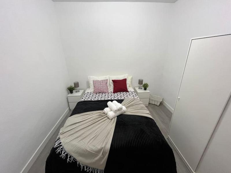 Apartamento centrico en chueca — отель с удобствами в Мадриде