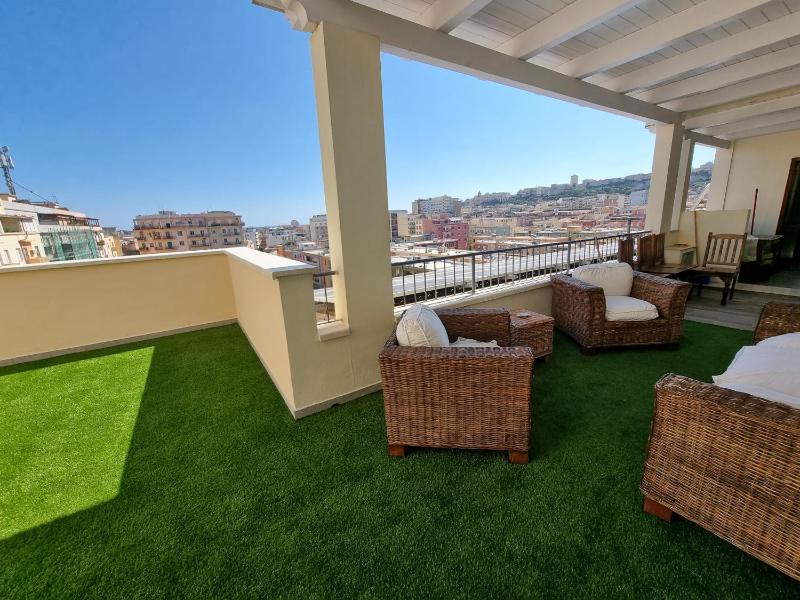 Attico Panoramico a Cagliari - Lussuosa vista mare