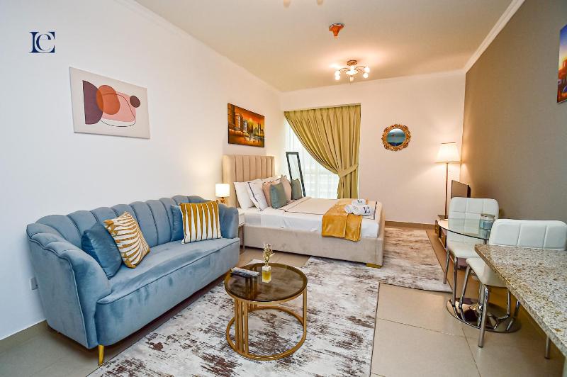 Cozy Studio - Goldcrest Executives JLT — забронировать отель в Дубае