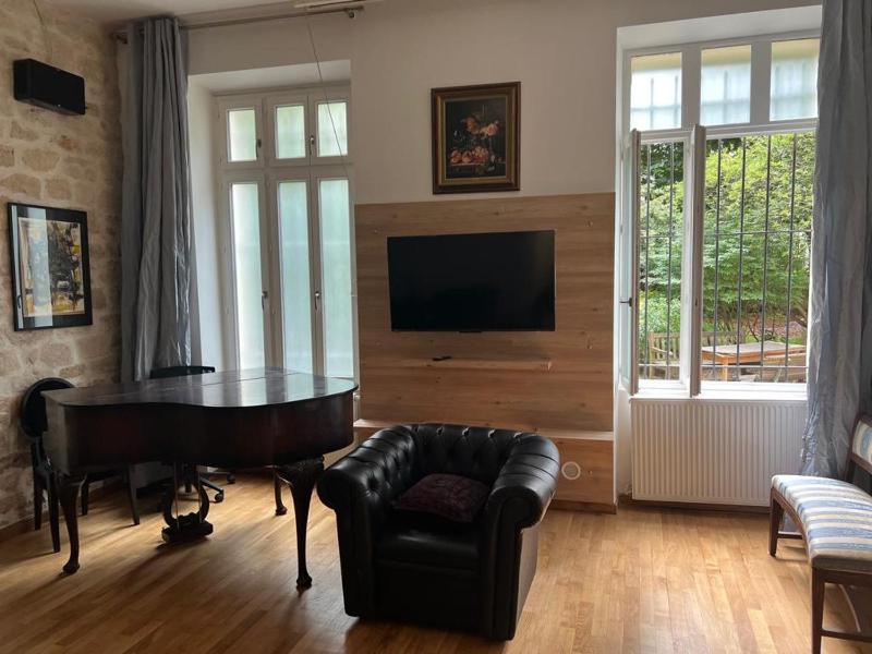 Appartement spacieux au coeur du 9 eme arrondissement — отель в Париже, Франция