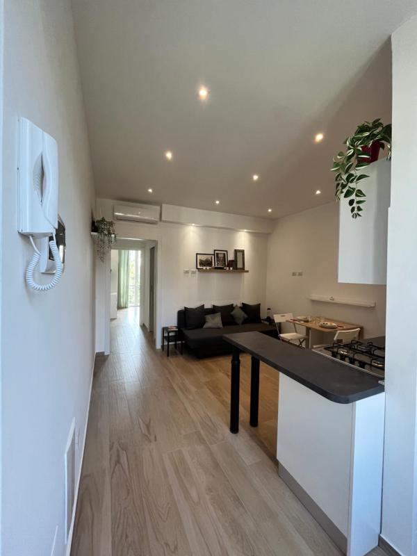 Sunny Apartment — забронировать отель в Милане