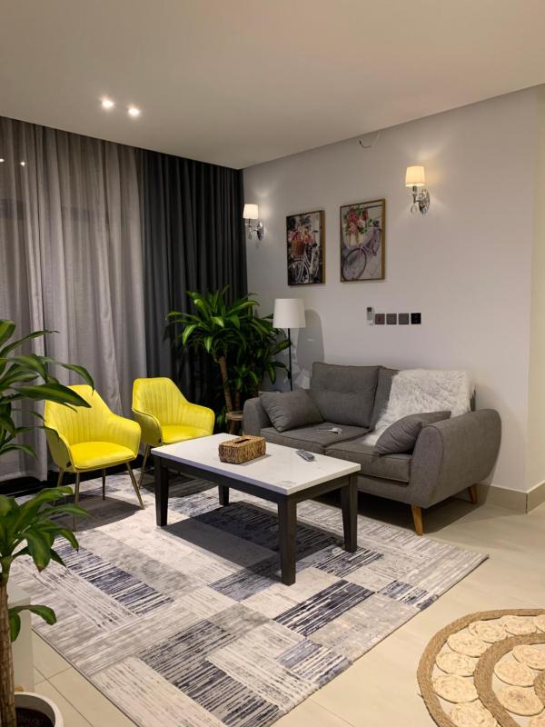 Luxurious 3 rooms apartment in Hittin, shqt fakhrt fy htyn — отель в Рияде, Саудовская Аравия