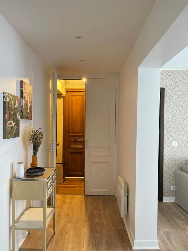 Cosy Home Champs Elysees — комфортный отель в Париже