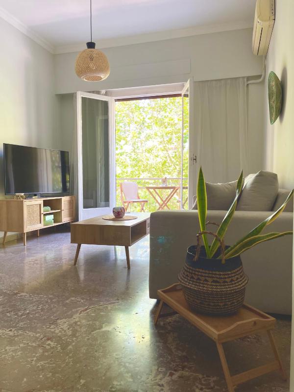 Athens Modern Living by YHA — отель с удобным расположением в Афины