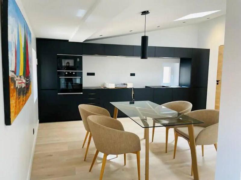 Цены на Coeur de Saint Tropez : Maison Cosy в Сент-Тропезе