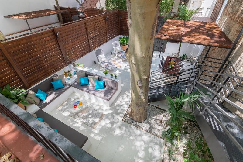 Tendency Apartments 9 — забронировать отель в Барселоне