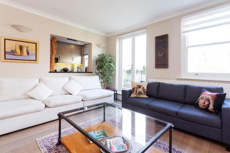 Veeve - Garden Square Serenity — забронировать отель в Лондоне