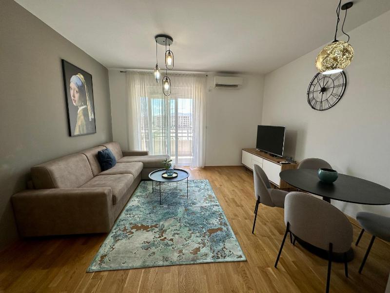Apartmen Bono Lux 2 City Kvart — забронировать отель в Подгорице