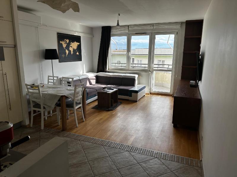 APARTAMENT LAZUROWA — отель с удобствами в Варшаве