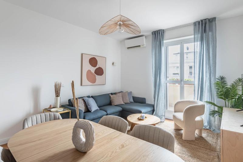 Цены на Easylife - Attico di stile e comfort a P Venezia в Милане