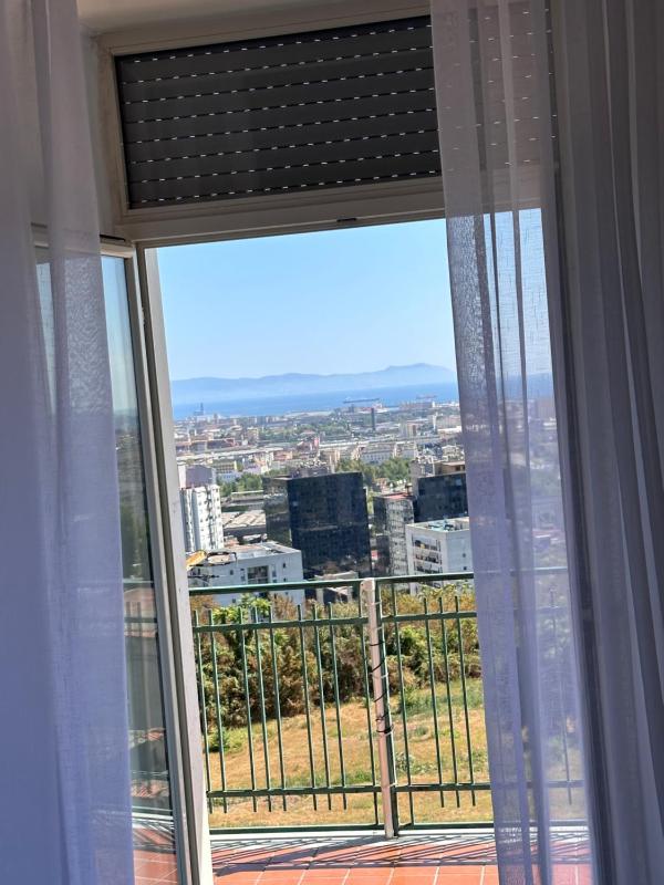 Airport Seaview Rooms — комфортный отель в Неаполе