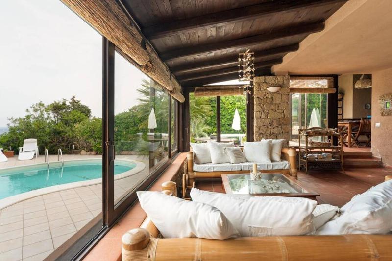 Villa Dina a Costa Paradiso - Lussuosa con piscina