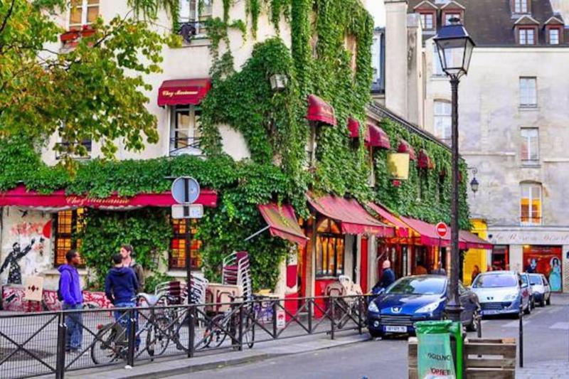 CUTE & COSY 1BDR HOTEL DE VILLE / LE MARAIS — отзывы гостей и цены