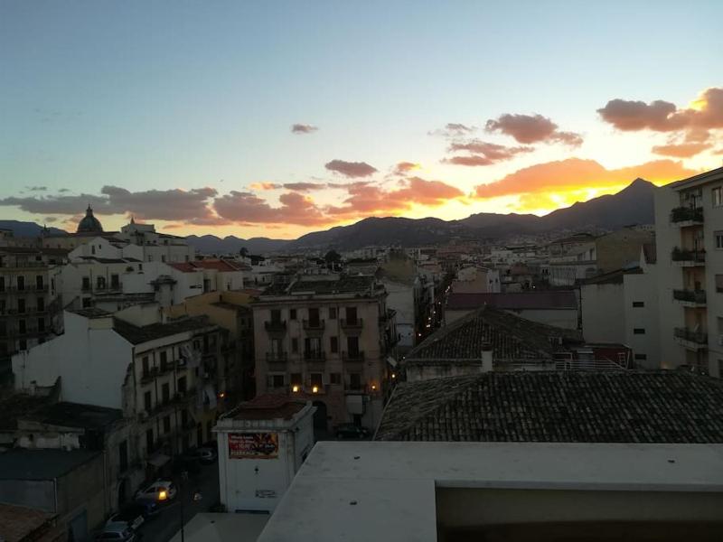 A terrace in the heart of Palermo — отель в Палермо, Италия