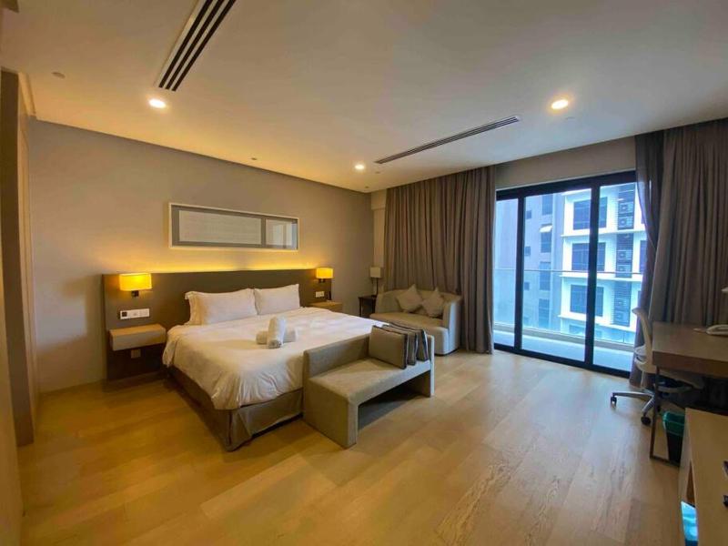 Luxurious Suite pool view w Netflix,Parking — забронировать отель в Куала-Лумпуре