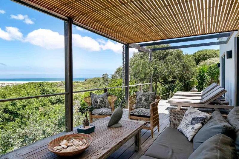 Noordhoek Beach View Villa — комфортный отель в Кейптауне