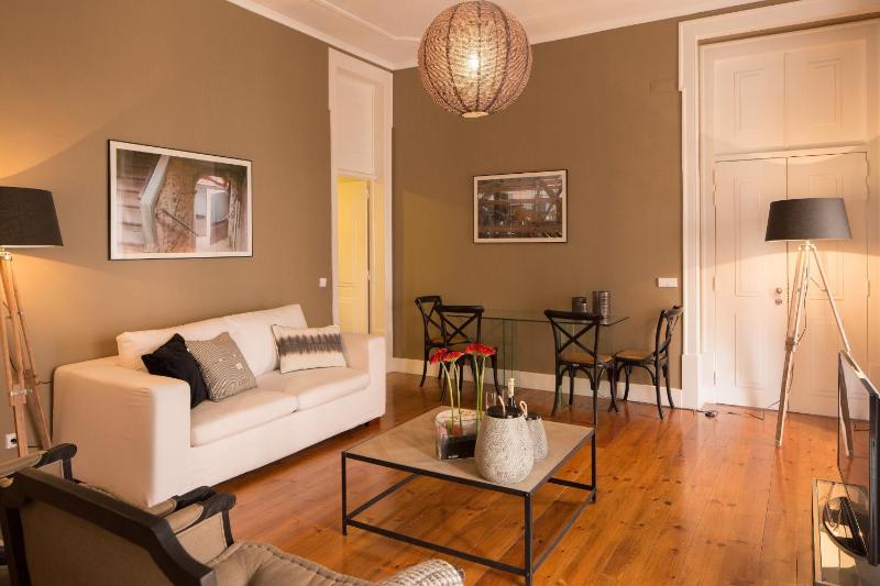 Apartamento no Cais do Sodre, zona com muita vida noturna, TTLSP55 — забронировать отель в Лиссабоне