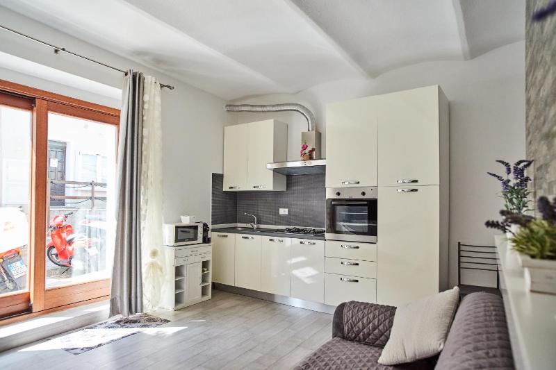 House Matteo a Santa Teresa: Elegante Appartamento Fronte Mare
