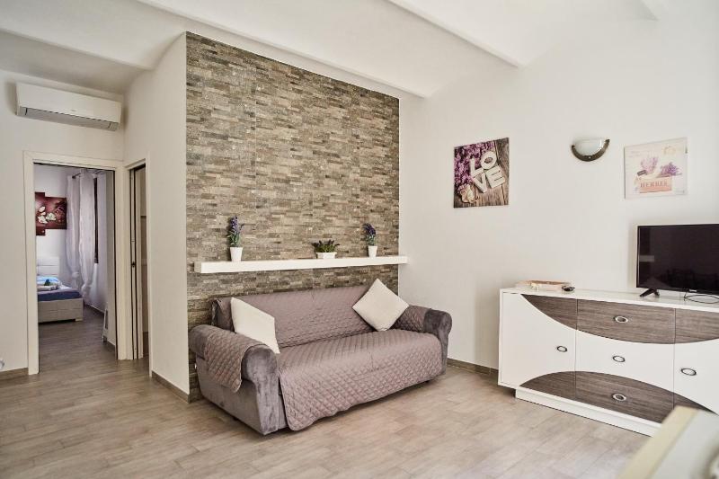 House Matteo a Santa Teresa: Elegante Appartamento Fronte Mare