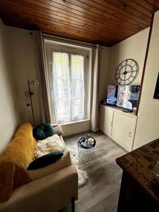 Charmant studio sur Coulee Verte — отель с удобствами в Париже