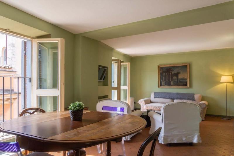 Цены на Piazza Venezia Charming & Bright Apartment в Риме