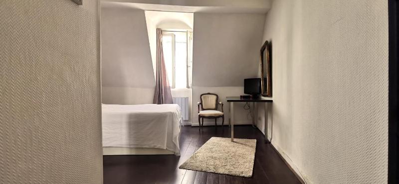 Elegant apartment - near Le Marais — отель с удобным расположением в Париже