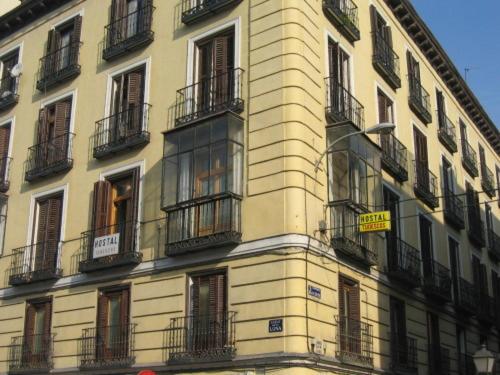 Hostal Tudescos — комфортный отель в Мадриде