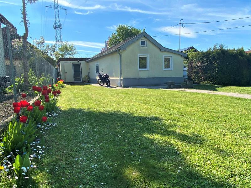 Цены на Lovely House next to River - Free Parking - Big Garden в вене