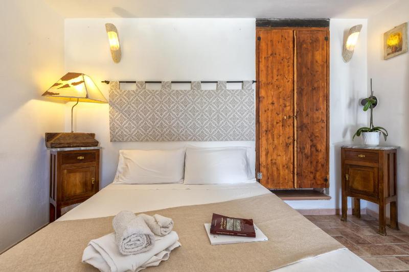 Casa Pergolato a Sorso - Accogliente Oasi con Giardino