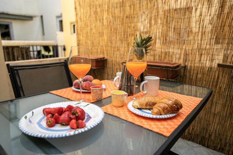 Цены на STUDENT'S APARTMENT-SIMPLE&BASIC IN THE CENTER OF FLORENCE в Флоренции