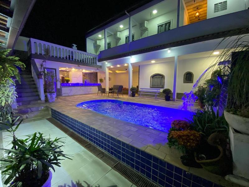 Casa R2, com piscina a 04 Km do Parque Olimpico — комфортный отель в Рио