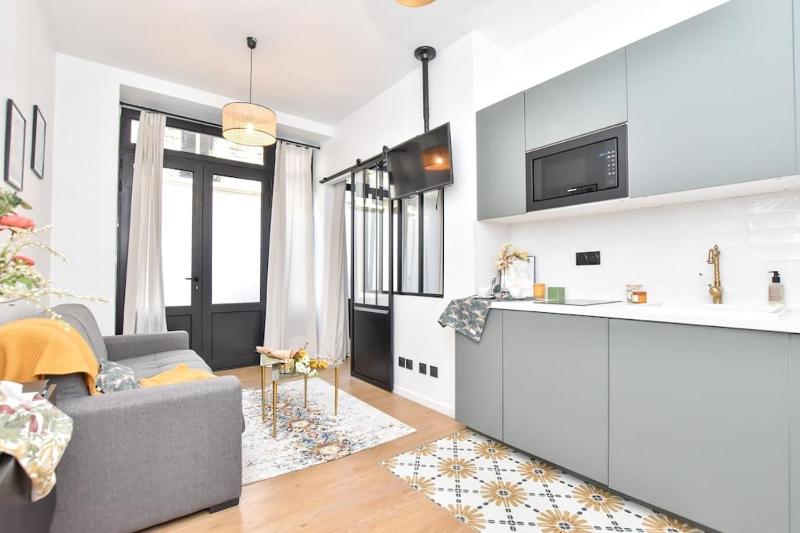 Charming Flat in Montmartre - Imhost — отель с удобствами в Париже