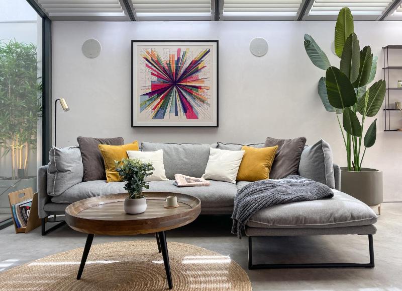 Luxury Urban Oasis with Garden and Private Studio — забронировать отель в Лондоне