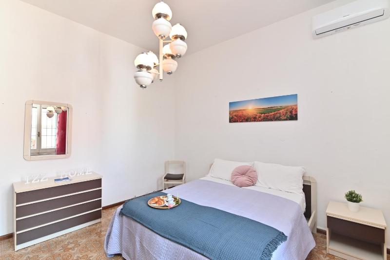 IzzHome Coloniale a Pula - Affascinante casa con terrazza