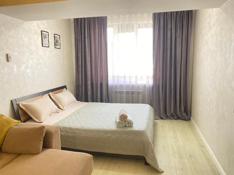 Odnokomnatnye apartamenty ZK Molodeznyj 4 etaz — отель в Алматы, Казахстан