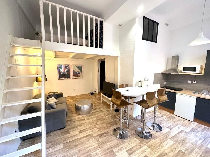 Studio mezzanine sur le port — отель с удобным расположением в Николь