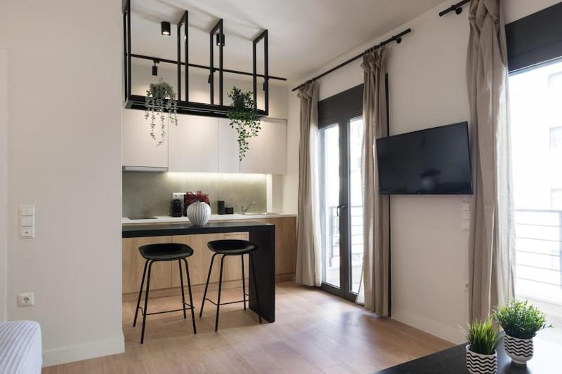 Academy Elegant Apartment #302 — отзывы гостей и цены