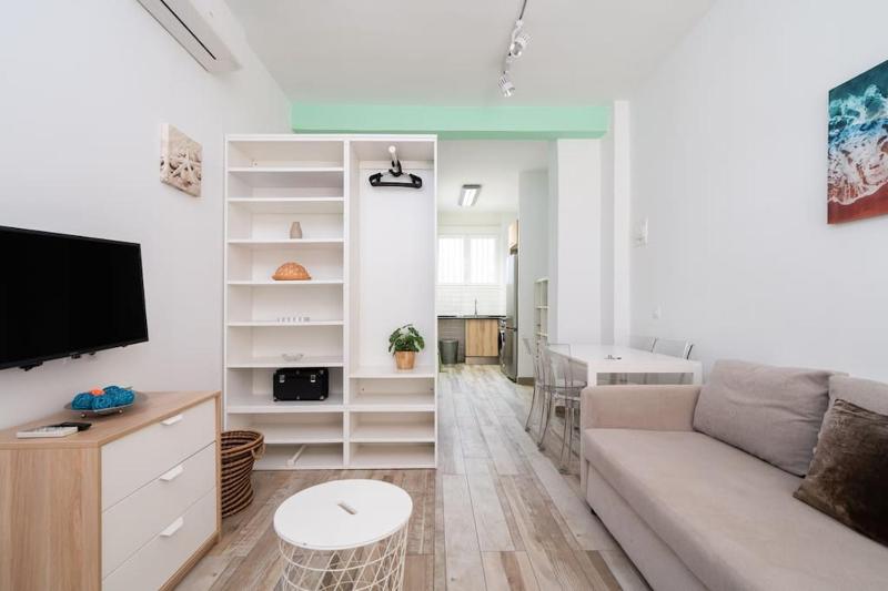 Nice flat at street level - Madrid Rio Tri-Pedrero — забронировать отель в Мадриде