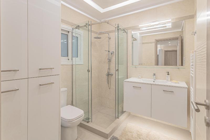 Amazing apartment near metro Station! — забронировать отель в Афины