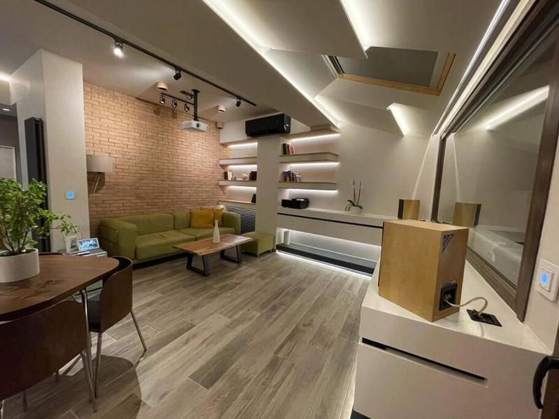Acropolis Lux Apartment — комфортный отель в Афины