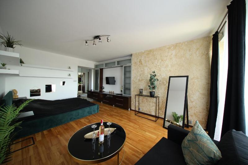 BRONCO APARTMENTS — забронировать отель в Варшаве