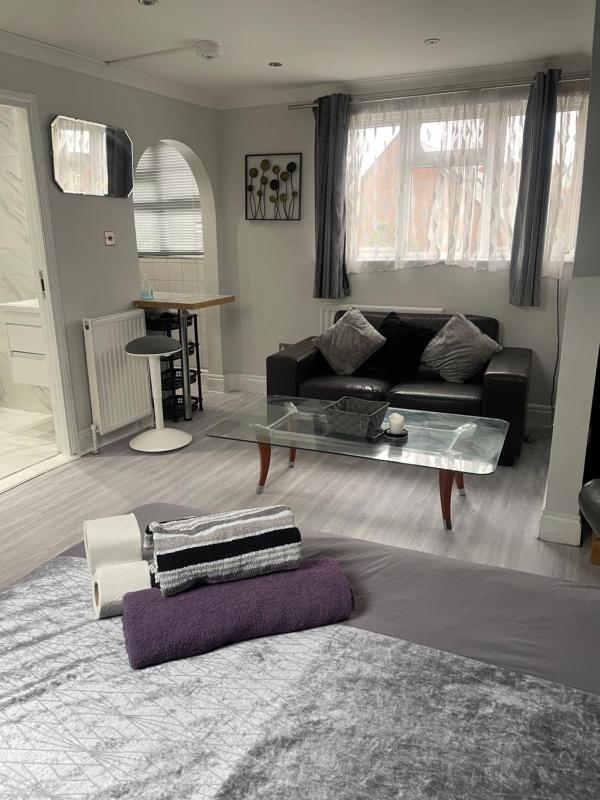 Newly renovated studio in Acton — отзывы гостей и цены