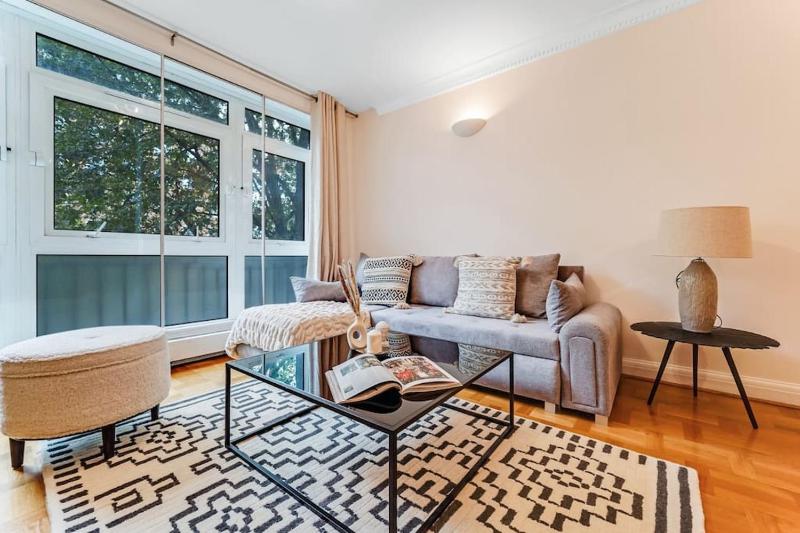 Unique 2 bed 2 bath Victorian flat Regents Park — отель с удобствами в Лондоне