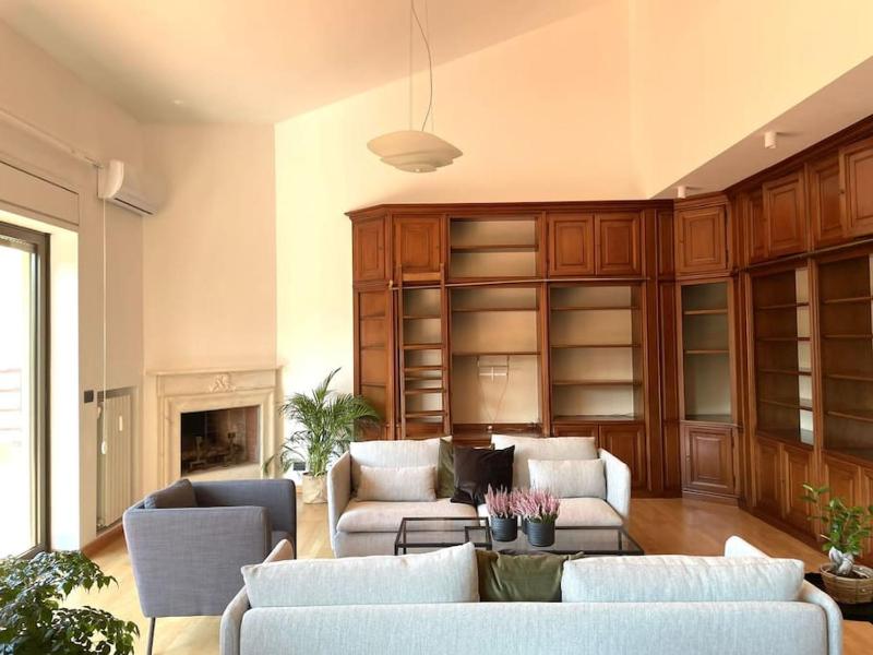 Superb Flat in a green quiet area of Rome, Terrace — отель с удобствами в Риме