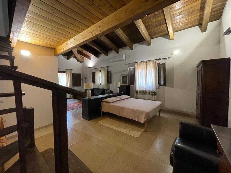 S'Abba Druche a Bosa - Camere Fronte Mare con Giardino