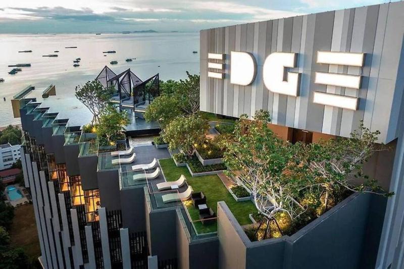 Edge Seaside Luxury Stylish Condo steps away from beach — отель рядом с интересными местами в Паттайе