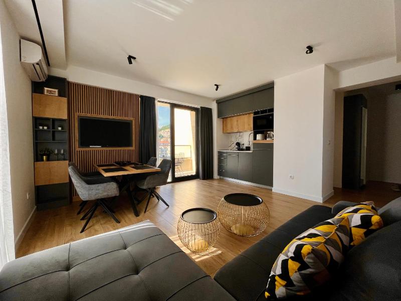 Цены на Mamma Mia Apartments в Будва