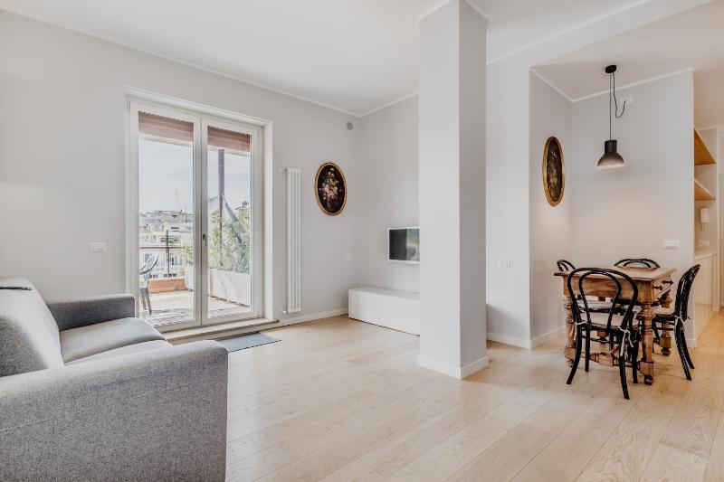 L'attico con terrazza in Corso Francia — комфортный отель в Риме