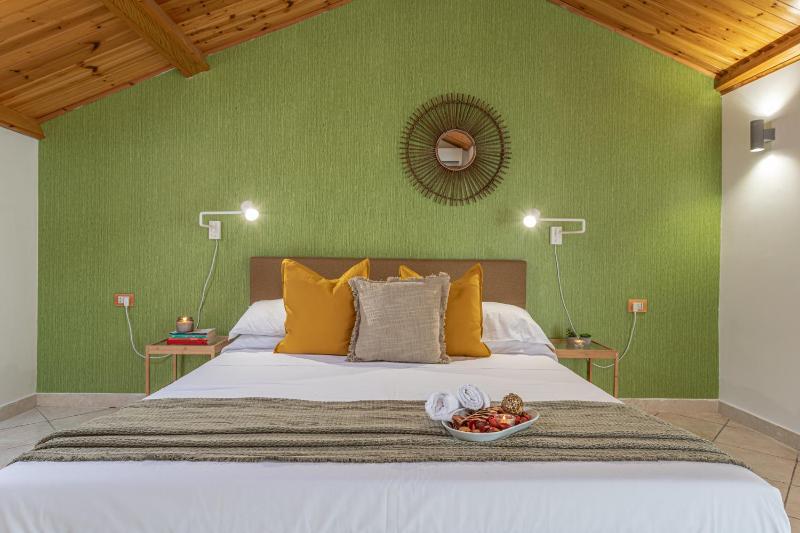 BBHOME Domus aquae inside of appia antica park — отель с удобным расположением в Риме