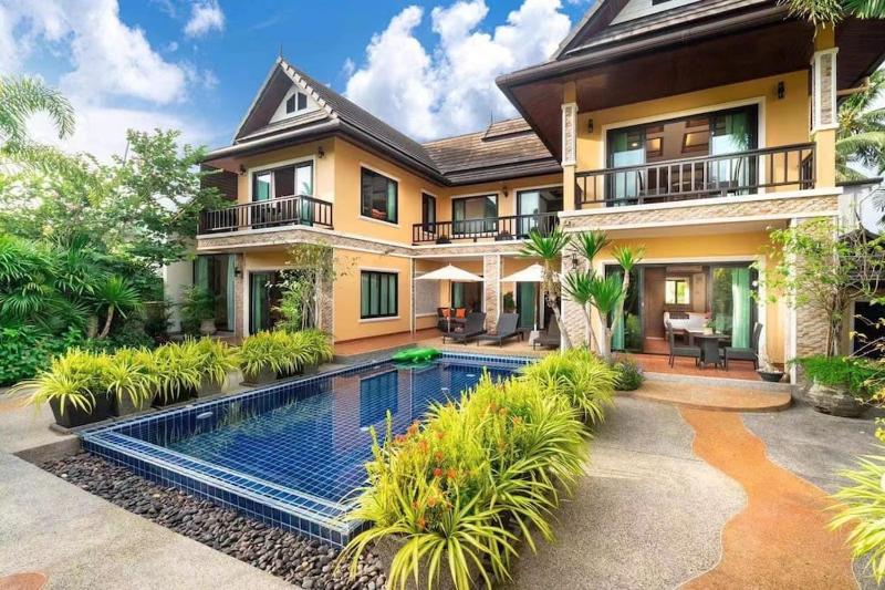 Цены на 6BR Laguna Bangtao Seaside Swimming Pool Villa в Пхукете